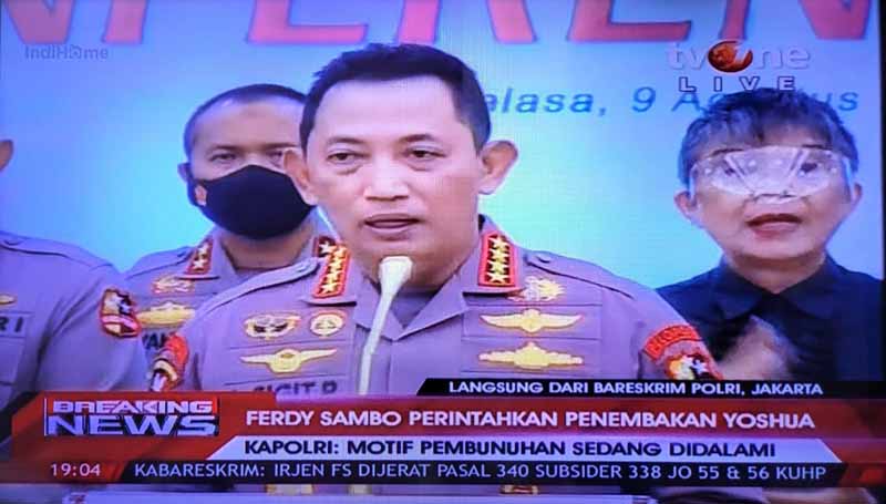 Kapolri Jenderal Listyo Sigit Prabowo saat konferensi pers di Rupatama Mabes Polri, Jakarta, Selasa (9/8/22) malam. FOTO : Tangkapan Layar