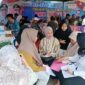 Para pencari kerja putra putri daerah Tanjab Barat saat mendaftar di Job Fair Perdana Bulan Serengkuh Dayung Serentak ke Tujuan, Rabu (2/8/23). FOTO : Dok Dinas Tenaga Kerja