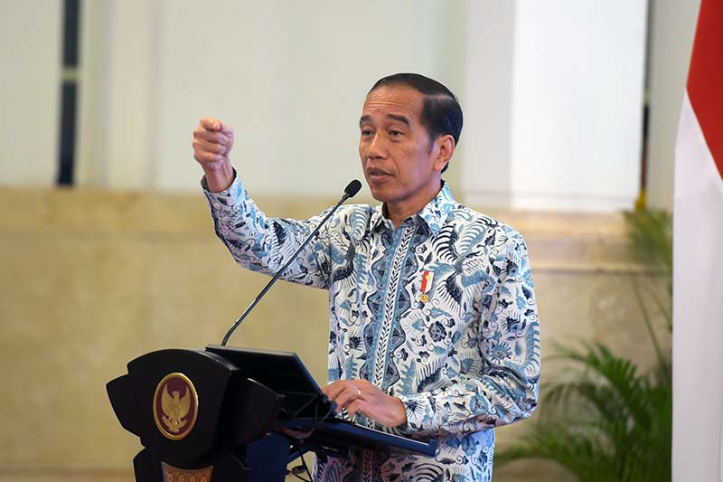 Presiden Jokowi dalam pertemuan dengan para penjabat kepala daerah se-Indonesia, Senin (30/10/2023), di Jakarta. (Foto: Humas Setkab/Oji)