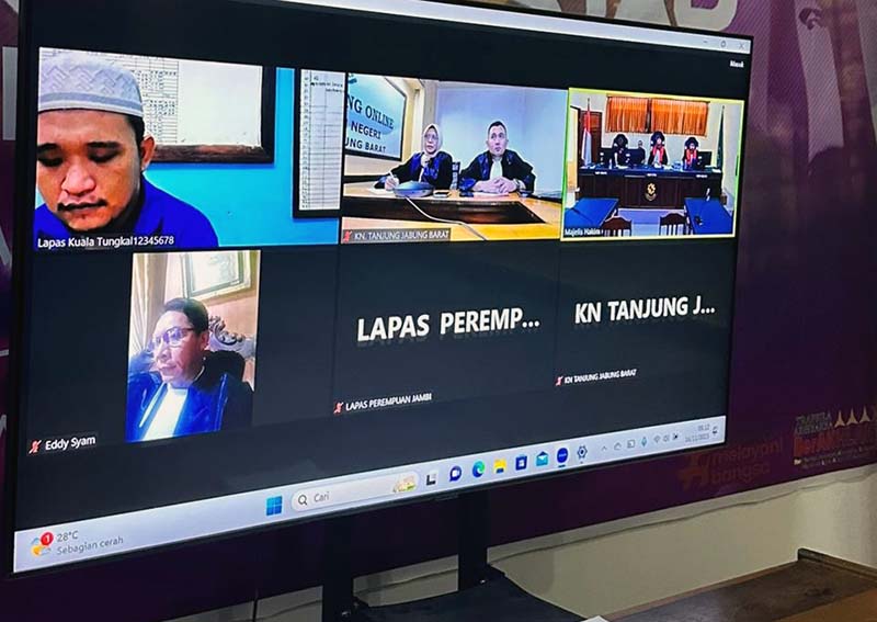 Proses pembacaan putusan sidang perkara Narkotika secara online yang dilaksanakan PN Kuala Tungkal, Kamis (16/11/23). FOTO : Dok/Kejari