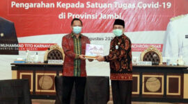 FOTO : Pelaksanaan Rapat Koordinasi Kesiapan Pilkada Serentak Tahun 2020 dan Pengarahan kepada Satuan Tugas Covid-19 di Provinsi Jambi dipimpin Menteri Dalam Negeri Republik Indonesia, Muhammad Tito Karnavian, di Hotel SwissBell Jambi, Rabu (26/08/20).