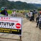 Tampak spanduk pemberitahuan penutupan sementara Jembatan Kerinduan, Kota Sungai Penuh, bagi kendaraan roda dua maupun roda empat. Pengendara diimbau untuk segera beralih menggunakan jalur alternatif guna menghindari penumpukan arus lalu lintas selama proses perbaikan palang jembatan berlangsung. (FOTO : Istimewa / Dok. Dishub Sungai Penuh)