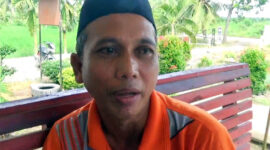 FOTO : Solikun (50)  Kades Desa Parit Bilal