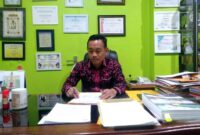 Kepala SMA Negeri 1 Kabupaten Tanjung Jabung Barat Kadiman, ST. FOTO : Bas/LT