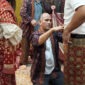 agam produk kriya dan wastra Nusantara unggulan dari empat UMK binaan resmi unjuk gigi dalam ajang pameran kerajinan nasional Kriyanusa 2026 yang berlangsung di Hall B Jakarta Convention Center (JCC) Senayan, Jakarta. (FOTO : Dok. Pertamina)