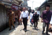 Tim Penilai Saat Mengunjungi Kampung Bebas dari Narkoba yang dibentuk di wilayah hukum Polres Tanjab Barat di Kelurahan Kampung Nelayan, Senin (11/9/23). FOTO : Dhea  