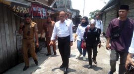 Tim Penilai Saat Mengunjungi Kampung Bebas dari Narkoba yang dibentuk di wilayah hukum Polres Tanjab Barat di Kelurahan Kampung Nelayan, Senin (11/9/23). FOTO : Dhea


