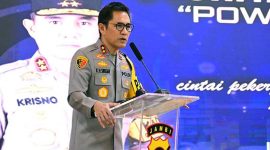 Kapolda Jambi Irjen Pol. Krisno H. Siregar Membuka Rapat Kerja Teknis Fungsi Binmas Mendukung Asta Cita di Gedung Siginjai Lantai 3 Mapolda Jambi Selasa, (15/07/2025). FOTO : HMS