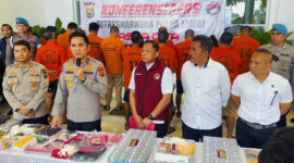 Kapolda Jambi Irjen Pol Krisno H Siregar Saat Pres Rilis hasil pengungkapan kasus-kasus narkotika terbaru yang melibatkan jaringan lokal hingga internasional, Rabu (28/5/25). FOTO : Viryzha/LT