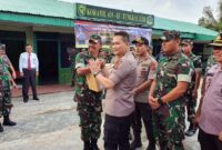 FOTO : Kapolda Jambi Irjen Pol Drs. Firman Shantyabudi, M.Si bersama Danramil 419-03/Tungkal Ilir Kapten Inf Suseno saat Kunjungan di Koramil 419-03/Tungkal Ilir, Jumat (21/02/20).