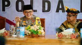 Kapolda Riau Irjen M Iqbal Saat Gelar Jumat Curhan di rumah Datuk Yusril, Kamapr Riau, Jumat (20/10/2023). FOTO : Hms/Detikom.