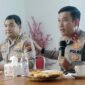 Irjen Pol Rusdi Hartono didampingi Kabid Humas Kombes Pol Mulia A. FOTO : dhea