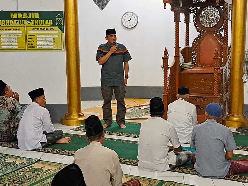 Kapolres Tanjab Timur AKBP Heri Supriawan, S.I.K Saat Sambutan Safari Ramadhan di Masjid Nahdatul Thulab Kec. Sabak Barat Tanjab Timur, Kamis (30/3/23). FOTO : Humas RTT