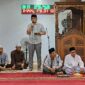 Kapolres Tanjab Timur AKBP Heri Supriawan, S.I.K Saat Sambutan peringatan Nuzulul Qur’an di Masjid Nurul Hidayah Komplek Polres Tanjab Timur, Senin (10/4/23). FOTO : Humas 