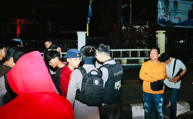 Kapolresta Jambi Kombes Pol. Boy Sutan Binanga Siregar Ketikan Pimpin  Patroli Cipta Kondisi Antisipasi Tawuran dan Berandalan Bermotor. FOTO : VIRYZHA