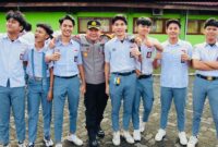 Kapolresta Jambi Kombes Pol. Boy Sutan Binanga Siregar, SIK, MH Berfoto dengan Siswa SMAN 1 Kota Jambi. FOTO : Viryzha