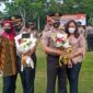 Kapolsek Jaluko AKP Irwan, SH dan Kapolsek Muaro Sebo AKP Taroni Zebua Usai Menerima Kenaikan Pangkat, Jumat (31/12/21) FOTO : Noval.