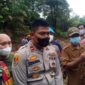 Kapolsek Sungai Gelam IPDA Yohanes Candra Ketika Diwawancarai Wartawan di Lokasi Pemblokiran Jalan, Selasa (25/1/22). FOTO : Noval