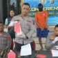 Kapolres Tanjab Barat AKBP Padli didampingi Kabag Ops AKP Julius Sitepu dan Kasi Humas IPDA Hendri menggelar Barang Bukti dan Tersangka Pembakaran Lahan saat konferensi pers, Rabu (9/8/23). FOTO : LT