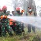 Kasad Dudung Jenderal TNI Dr. Dudung Abdurachman penanganan Kebakaran Hutan dan Lahan (Karhutla) di wilayah Jambi, Kamis (7/9/23). FOTO : Dispenad