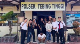 Pasutri berinisial WN alias GOGON (30) dan NG alias DEA (30) saat Diamankan di Mapolsek Tebing Tinggi. FOTO : Humas