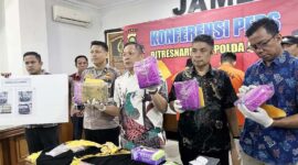 Dirresnarkoba Polda Jambi AKBP Ernesto SaiserSaat Pimpin Pres Rilis. FOTO : Dhea Viryzha