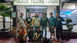 Ketiga terduga Pelaku Penganiayaan yang berhasil diamankan Tim Opsnal Satreskrim dan Personel Polsek Tebing Tinggi Polres Tanjung Jabung Barat. FOTO : Hmsres Tjb