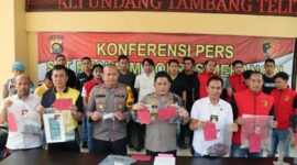 Kapolres Merangin AKBP Ruri Roberto saat menggelar konferensi pers, Jumat (13/10/23). FOTO : HMS