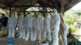 Proses pemakaman pasien PDP Covid-19 Muara Jangga Kabupaten Batanghari Jambi, Jum'at, 3 Juli 2020 (FOTO : pikiran-rakyat.com)