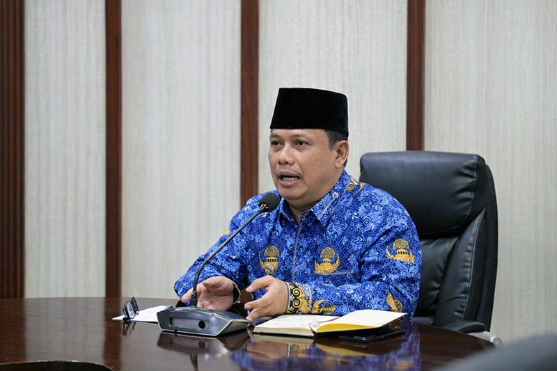 REALITAS ANGGARAN: Wakil Bupati Tanjung Jabung Barat, Dr. H. Katamso, saat memberikan arahan dalam Musrenbang RKPD 2026 di Ruang Rapat Bupati, Selasa (17/02). Katamso memperingatkan jajaran OPD untuk memangkas usulan program yang tidak prioritas menyusul adanya selisih anggaran sebesar Rp2 triliun. (Foto: Dok. Humas Tanjab Barat)