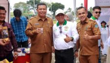 Hadir langsung di Bukit Cinto Kenang, Wakil Bupati Tanjab Barat Dr. H. Katamso memberikan dukungan penuh atas dilantiknya kepengurusan baru DPD HKTI Jambi oleh Wakil Menteri Pertanian RI di Bukit Cinto Kenang, Muaro Jambi pada 21 April 2026. (FOTO : Dok. Prokopim TJB)