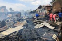 Kebakaran Landa Pemukiman Warga di Kuala Tungkal, Jumat (8/4/22). FOTO : ISt