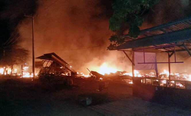 FOTO : Kebakaran hebat kembali terjadi di perumahan warga di Desa Purwodadi, Kecamatan Tebing Tinggi, Tanjab Barat, Kamis (18/02/21)