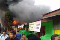 Empat rumah warga di kawasan RT 09 Kelurahan Rajawali, Kecamatan Jambi Timur, Kota Jambi ludes terbakat, Selasa (26/9/22). FOTO : Dhea/Ist