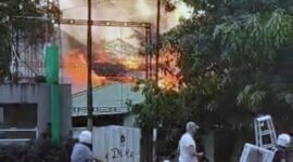 Satu Unit Rumah Warga di Depan Swalayan Meranti Hangus Terbakar. FOTO : Tangkapan Layar