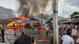 Musibah kebakaran yang terjadi di Jalan A Yani, Kelurahan Tungkal IV Kota, Kecamatan Tungkal Ilir, Tanjung Jabung Barat, Jambi, Senin (31/1/22). FOTO : Sek. Tungkal Ilir