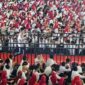 Kapolda Jambi Irjen Pol. Rusdi Hartono Tampak Bedara ditengah Ribuan Mahasiswa UNJA pada Konser Anti Radikalisme, di Balairung Universitas Jambi (UNJA) Mendalo, Jambi Luar Kota, Muaro Jambi, Sabtu (16/9/23). FOTO : Istimewa