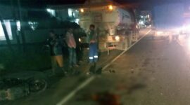 Motor Beat Tabrak Truk Hino Sedang Parkir di Mendalo Indah, Rabu (26/1/22)