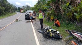 Kondisi Mobil Toyota Fortuner Ditumpangi Wakil Ketua DPRD Tanjab Barat Pasca Kecelakaan di Simpang Tuan, Tanjab Timur. [FOTO : Unit Laka Polres Tanjab Tim]