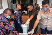 Dok Pemusnahan Barang Bukti dari Kasus Inkrah di Halaman Kantor Kejari Tanjung Jabung Barat, (4/8/22). FOTO : Eko