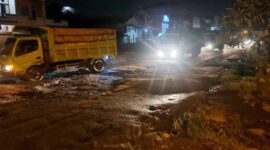Ditlantas Polda Jambi Cek Penyebab Kemacetan di Pall 10. FOTO : Dhea.