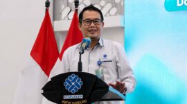 Direktur Jenderal Pembinaan Pelatihan Vokasi dan Produktivitas (Binalavotas) Kemnaker, Darmawansyah, memberikan keterangan pers terkait pembukaan pendaftaran Program Pemagangan Jepang dan Pelatihan Kaigo di platform Skillhub Kemnaker. (FOTO : Dok. Kemnaker)
