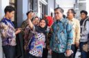 DORONG TALENTA MUDA: Menteri Ketenagakerjaan Yassierli berinteraksi dengan peserta di Talent & Innovation Hub Activation Series di BPVP Bandung Barat, Jawa Barat, Minggu (10/5/2026). Menaker mendorong generasi muda menjadi inovator dan pencipta lapangan kerja di era AI.  (FOTO : Dok. Biro Humas Kemenaker)