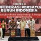 Jajaran pengurus KPBI bersama Kapolri Jenderal Listyo Sigit Prabowo, Wakil Ketua DPR RI Sufmi Dasco Ahmad, dan Wamenaker Afriansyah Noor saat membuka Kongres III Konfederasi Persatuan Buruh Indonesia (KPBI) di Jakarta, Minggu (7/6/2026). Dalam kesempatan ini, Kemnaker menegaskan kesiapan untuk berkolaborasi mereformasi Undang-Undang Ketenagakerjaan dan jaminan K3. (Foto: Dok. Istimewa / Biro Humas Kemnaker)