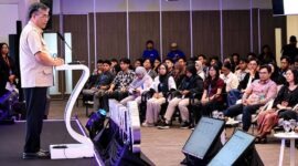 Menteri Ketenagakerjaan (Menaker) Yassierli memberikan sambutan dan arahan di hadapan para peserta saat menghadiri Peluncuran Program XLSMART Future Ready di Jakarta. (FOTO : Dok. Biro Humas Kemnaker)