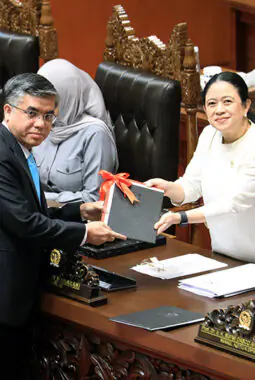 Menaker Yassierli: RUU Pelindungan Ketenagakerjaan Jadi Tonggak Era Baru Hukum Kerja Indonesia