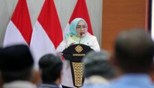 Menuju ILC ke-114 di Swiss! 🇮🇩✨ Dirjen PHI dan Jamsos Kemnaker, Indah Anggoro Putri, memimpin jalannya rapat koordinasi bersama unsur Pemerintah, Serikat Pekerja/Buruh, dan Pengusaha di Jakarta, Selasa (26/5/2026). (FOTO : Dok. Biro Humas Kemnaker)