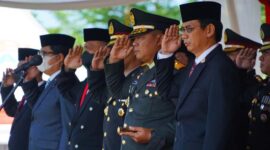 Danrem 042/Gapu Brigjen TNI Supriono menghadiri upacara Peringatan Hari Kesaktian Pancasila di Lapangan Kantor Gubernur Jambi, Sabtu (1/10/22). FOTO : PENREM