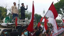 Aliasi Masyarakat Tanjabbar Bersatu Saat Menyampaikan Unjuk Rasa di depan Gedung Kementerian Dalam Negeri (KEMENDAGRI) di jalan Merdeka Raya Jakarta, Rabu (31/5/23). FOTO : Istimewa