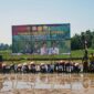 Dandim 0416/Bute Letkol Inf Dedy Pungky Irawanto Ikuti Penanaman Padi Serentak Se-Provinsi Jambi. FOTO : PENDIM